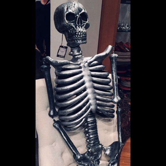 HAPPY HALLOWEEN 👻 - Picture 3 of 3